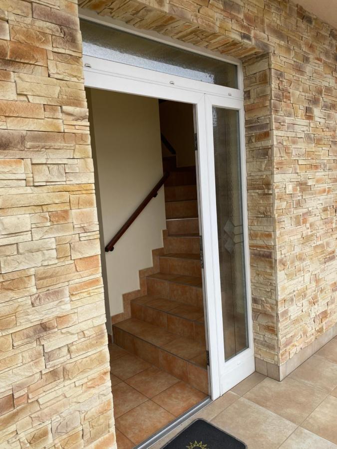 Aura Apartman ハイデゥソボスロー エクステリア 写真