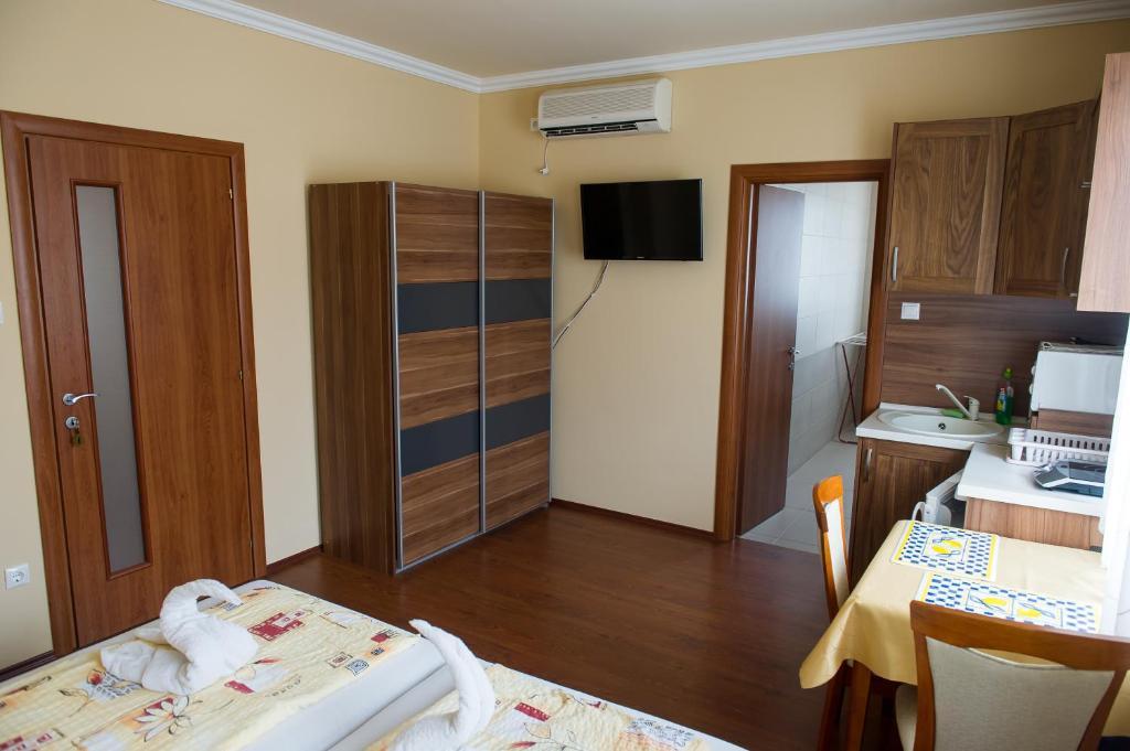Aura Apartman ハイデゥソボスロー 部屋 写真